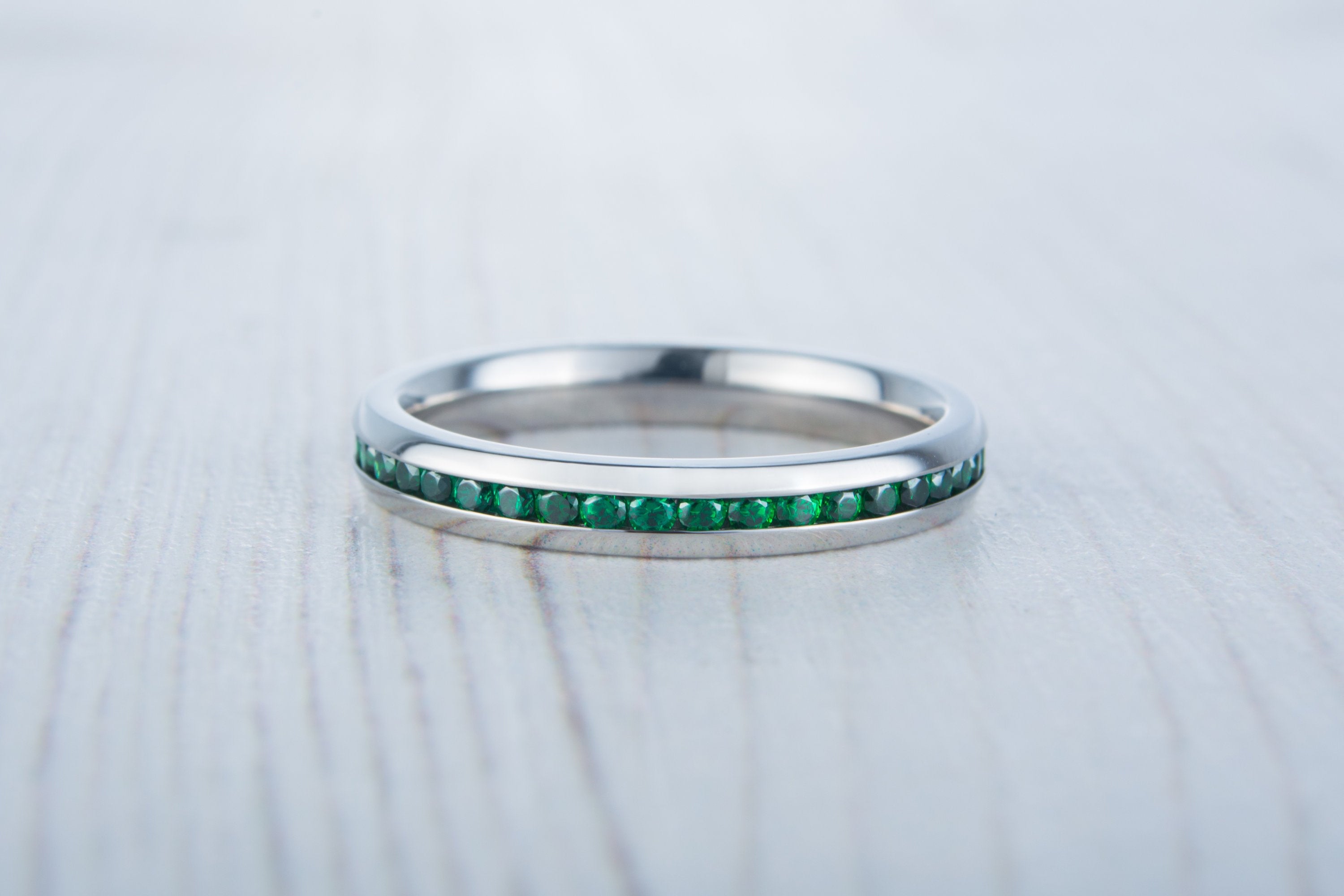 Titanium hot sale emerald ring