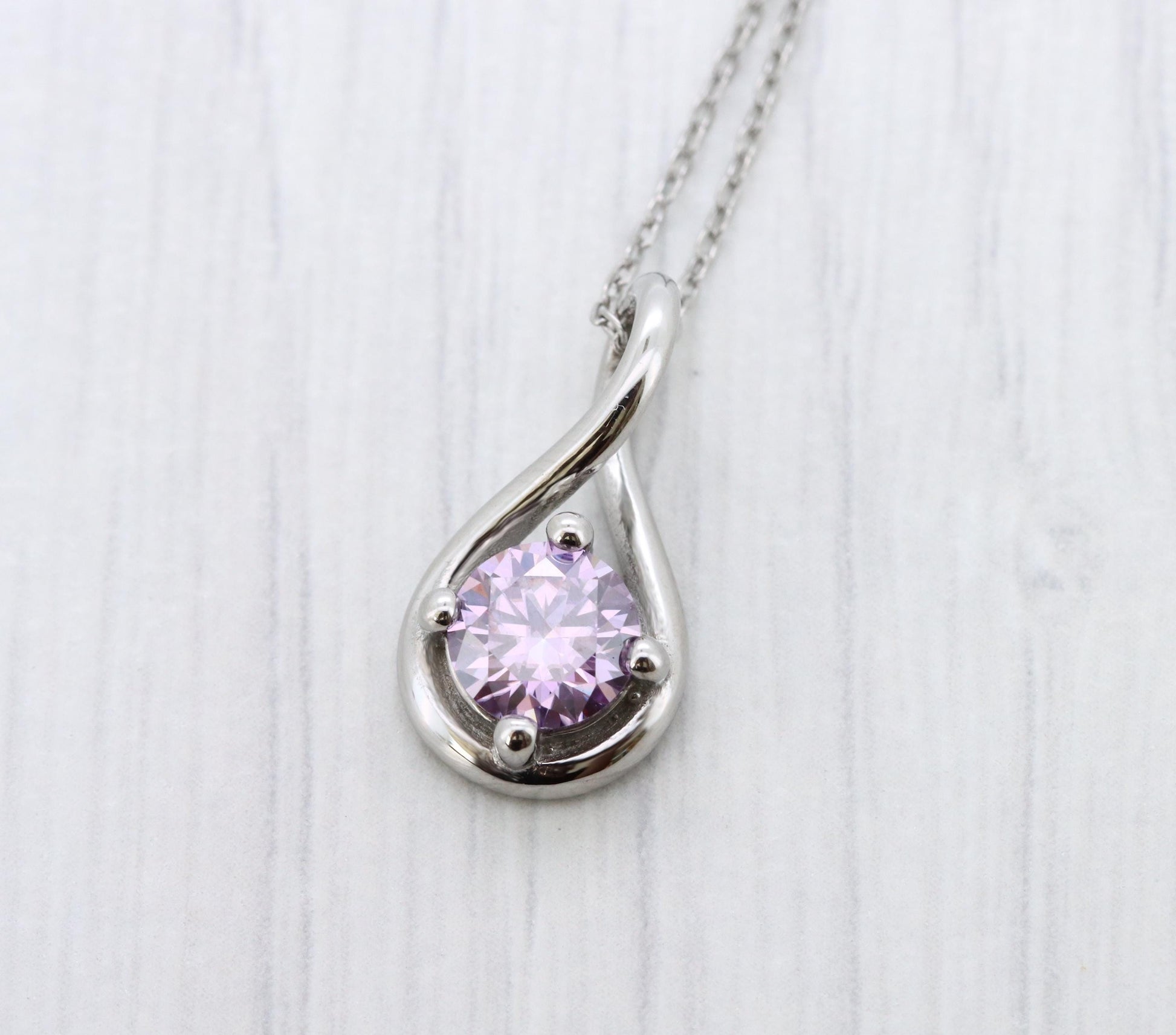 Twist style Necklace pendant with 6mm Purple Moissanite - titanium