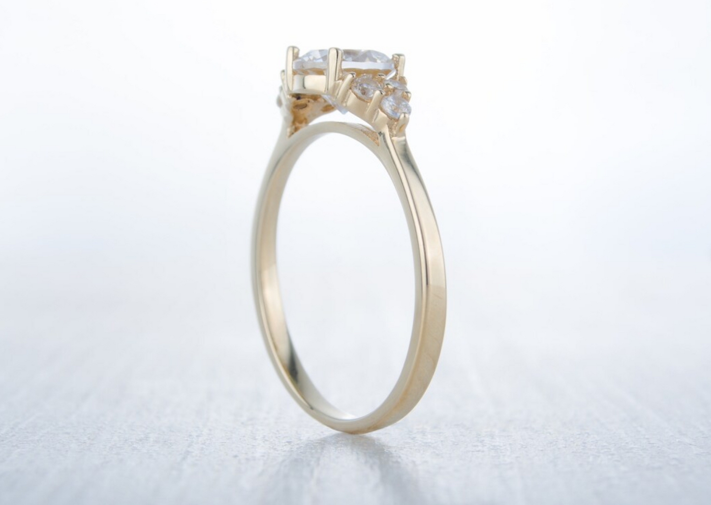 Size UK O / US 7 10K Solid Yellow Gold and Simulated Diamond Engagement ring.