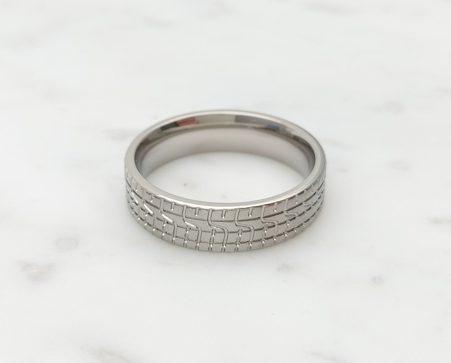 6mm Tire tread ring in pure Titanium - Wedding ring band for men and women